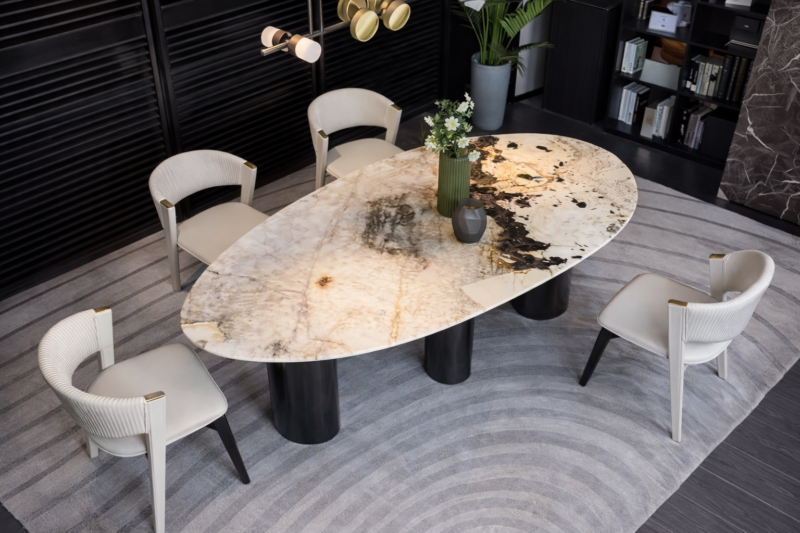 Quintess Dining Table